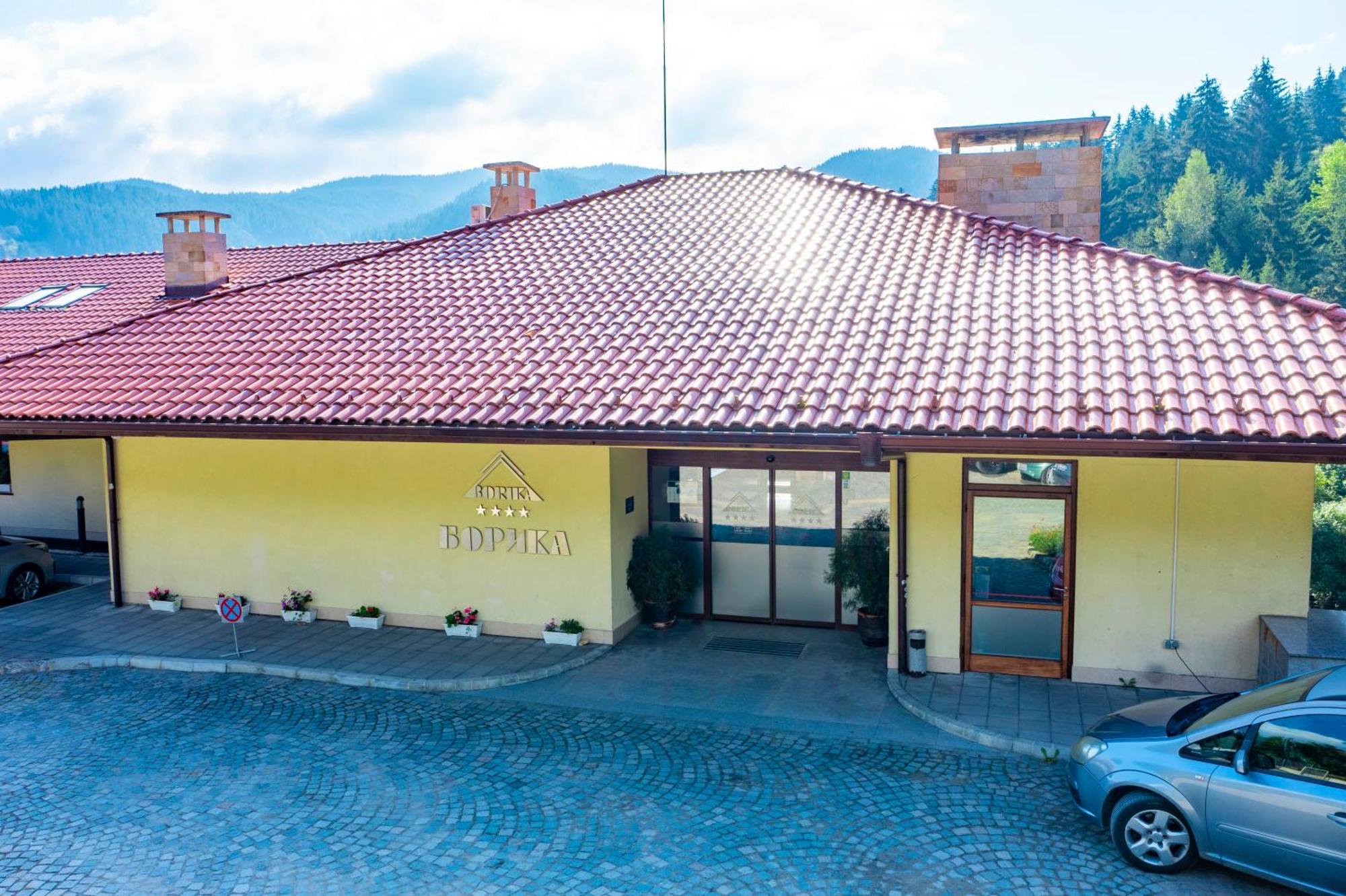 Borika Hotel Tsjepelare Eksteriør bilde