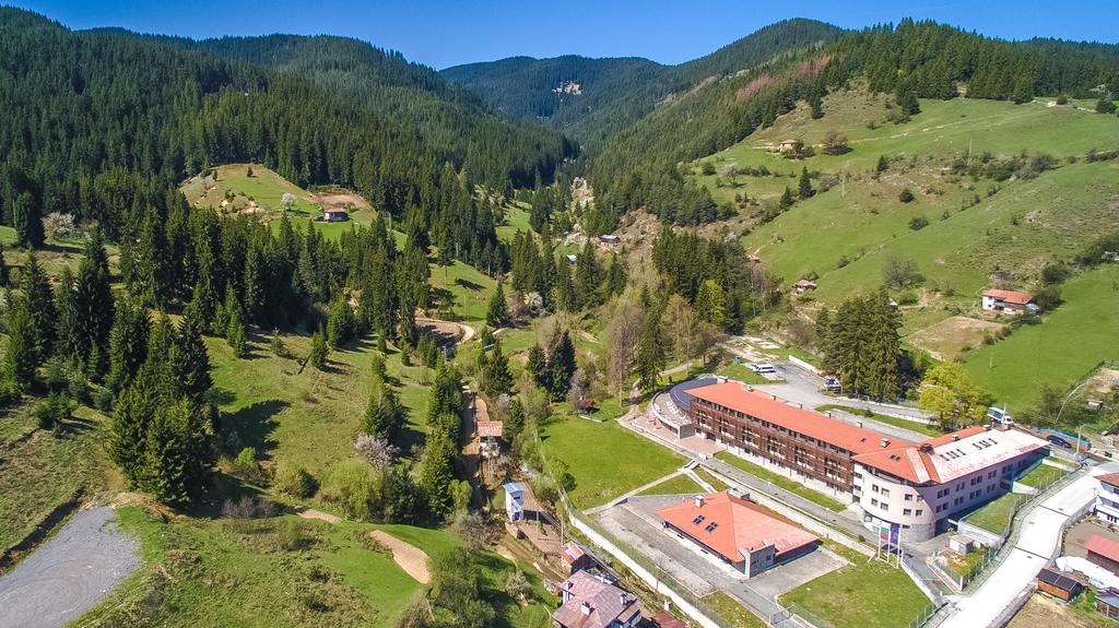 Borika Hotel Tsjepelare Eksteriør bilde